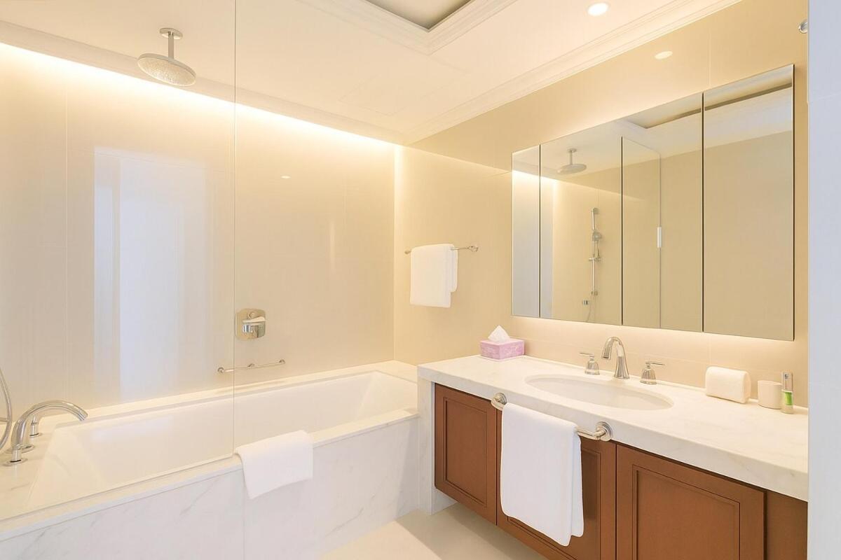 Prime 1br In Downtown Steps From Mall *